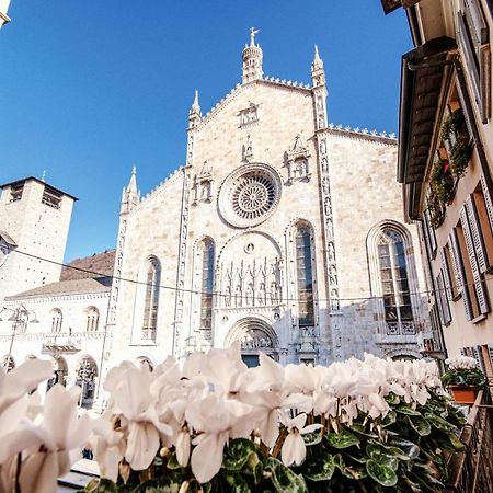 La Finestra Sul Duomo - The House Of Travelers Apartment Como Luaran gambar