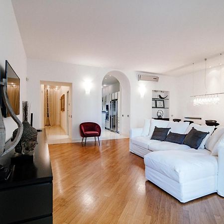 La Finestra Sul Duomo - The House Of Travelers Apartment Como Luaran gambar