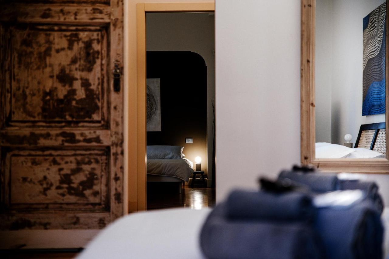 La Finestra Sul Duomo - The House Of Travelers Apartment Como Luaran gambar