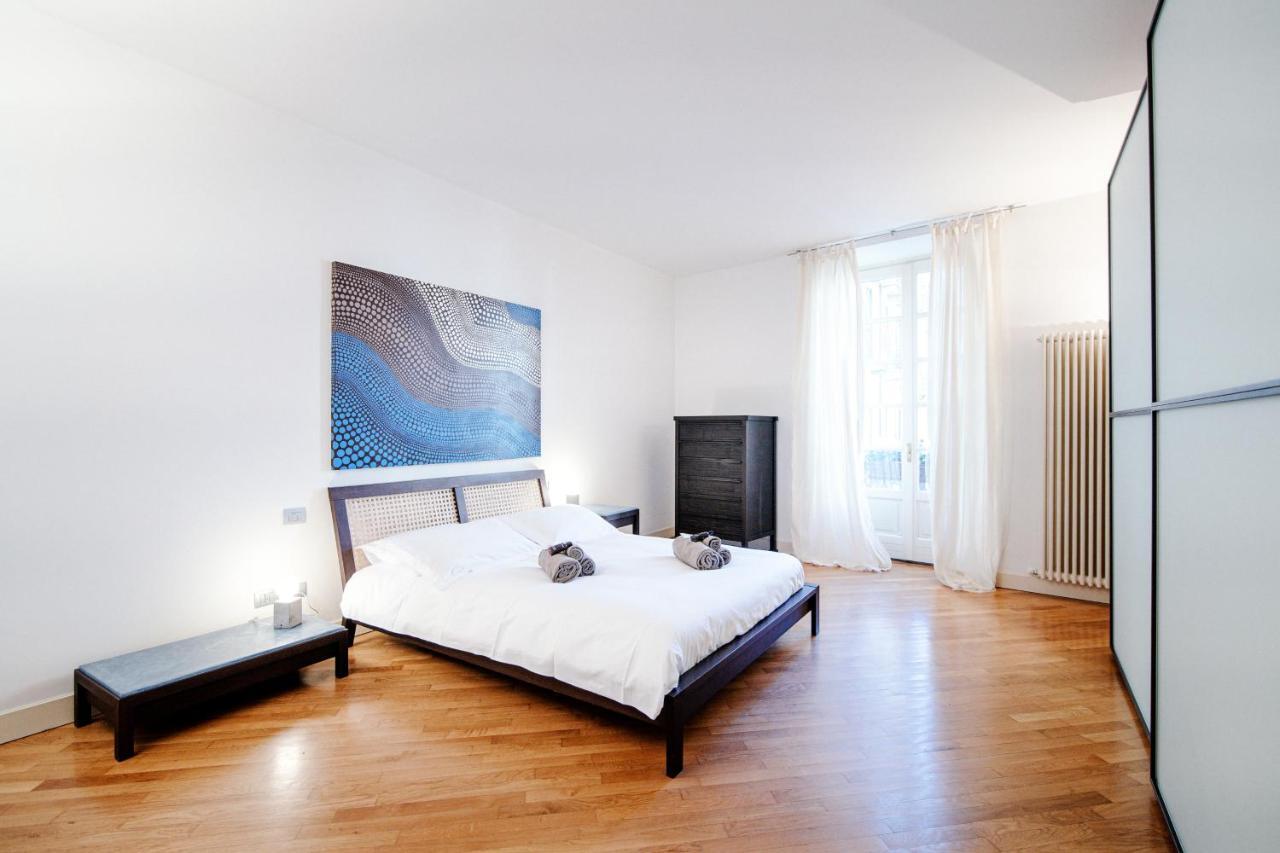 La Finestra Sul Duomo - The House Of Travelers Apartment Como Luaran gambar