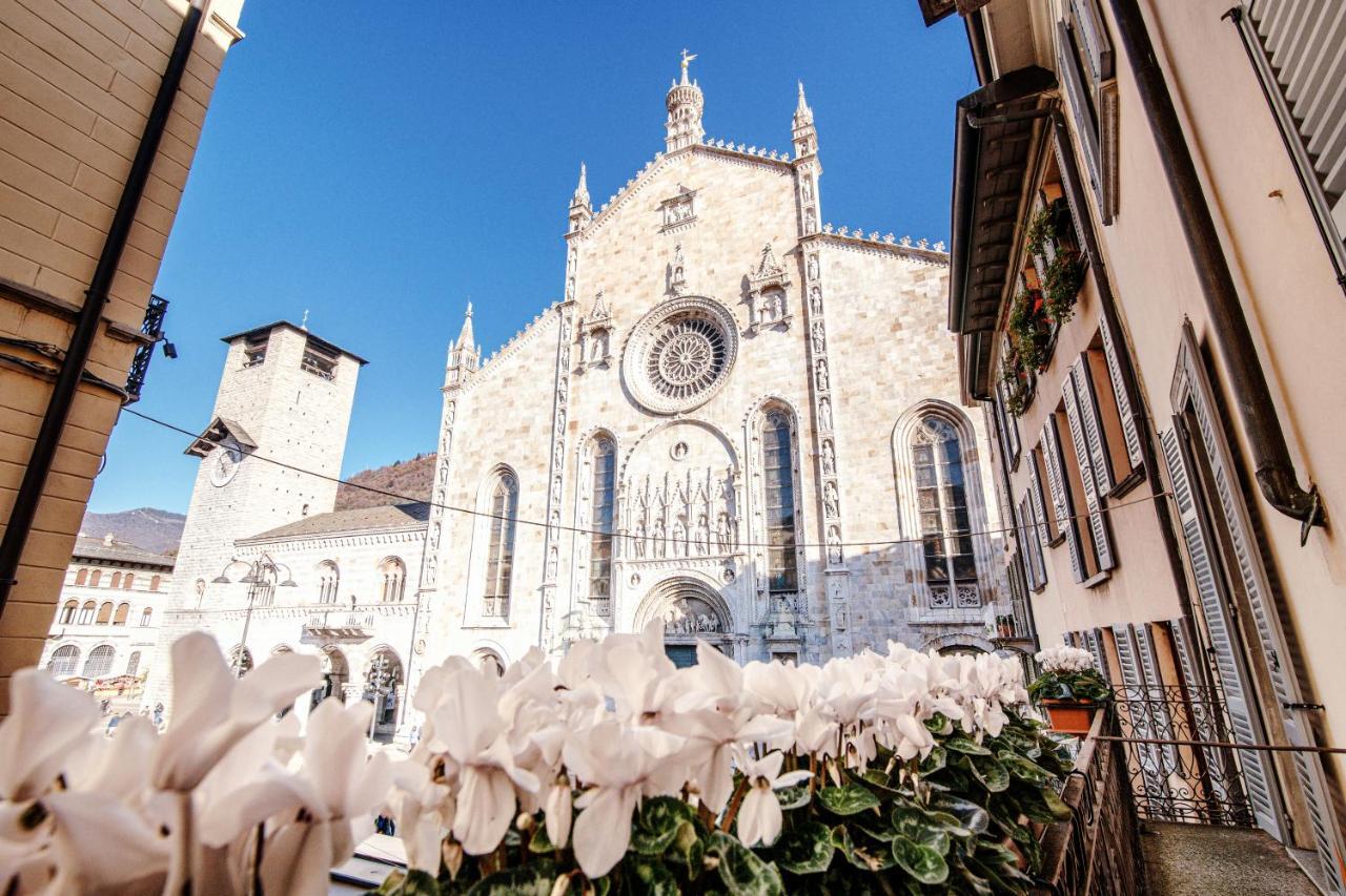 La Finestra Sul Duomo - The House Of Travelers Apartment Como Luaran gambar