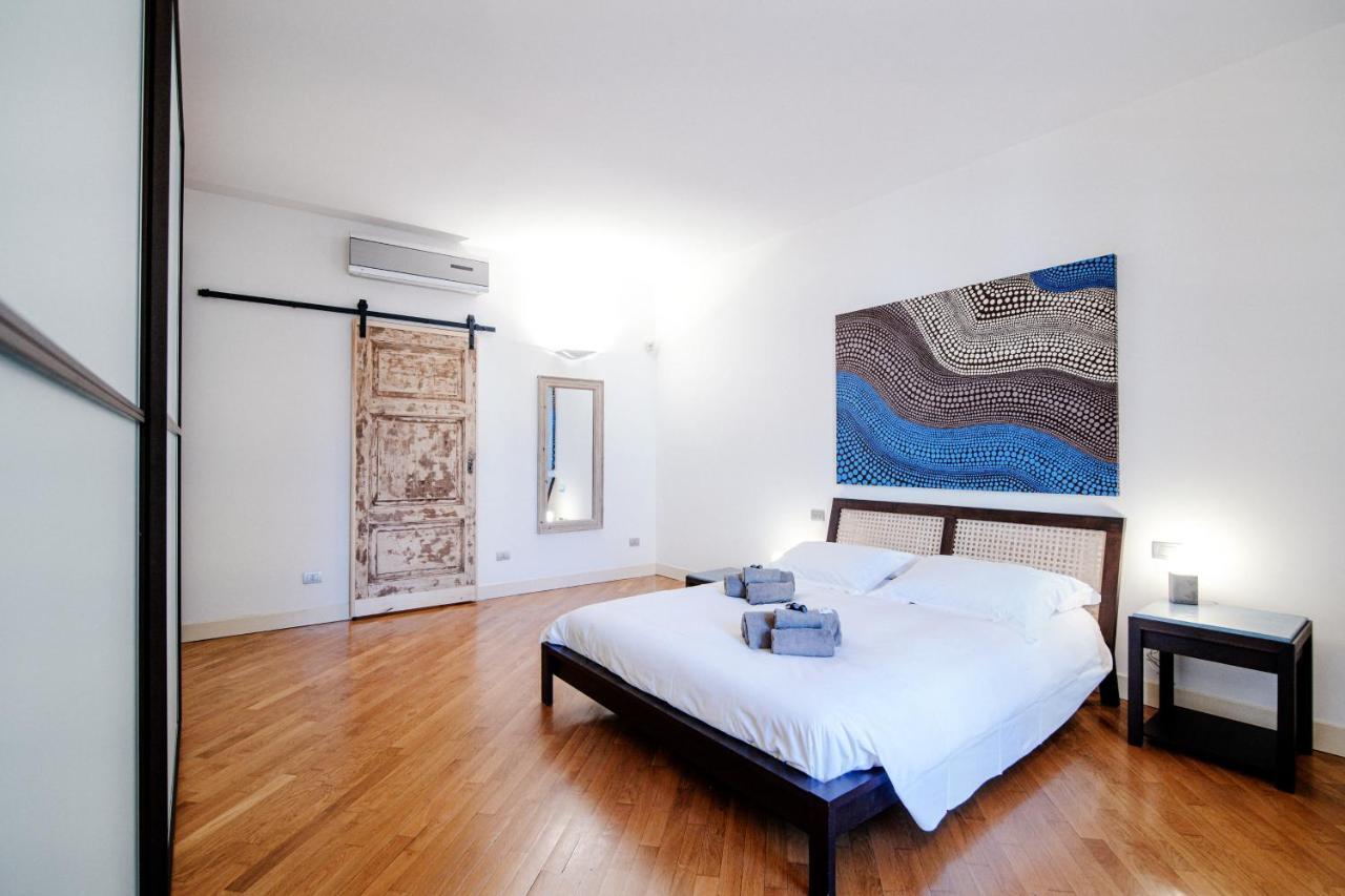 La Finestra Sul Duomo - The House Of Travelers Apartment Como Luaran gambar