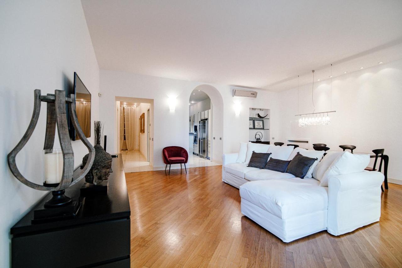 La Finestra Sul Duomo - The House Of Travelers Apartment Como Luaran gambar