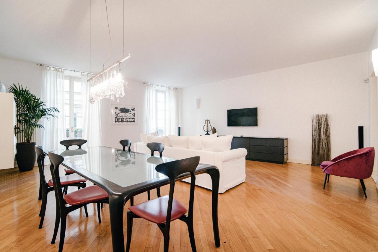 La Finestra Sul Duomo - The House Of Travelers Apartment Como Luaran gambar