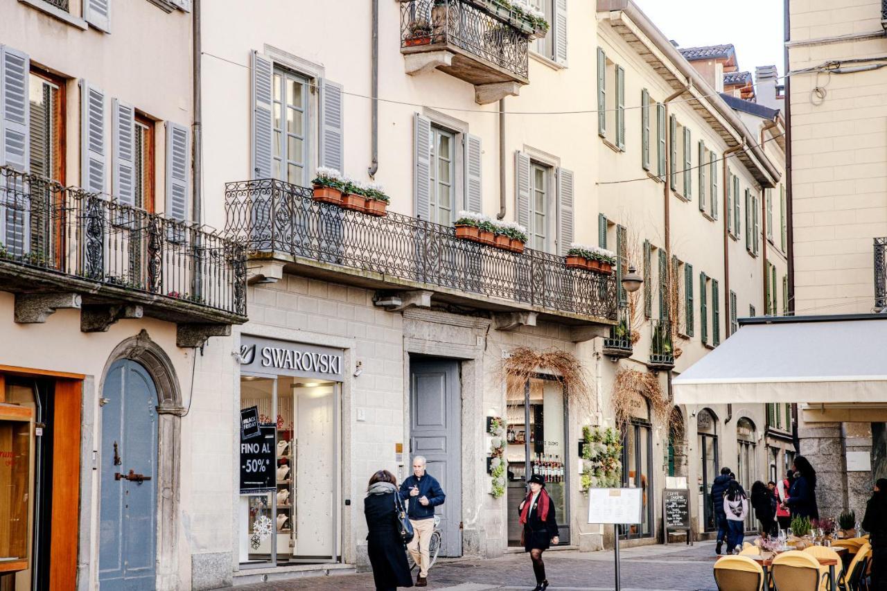 La Finestra Sul Duomo - The House Of Travelers Apartment Como Luaran gambar