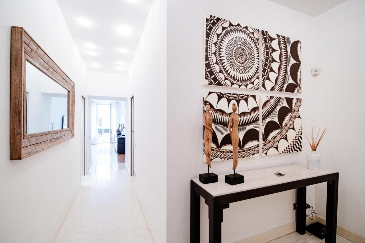 La Finestra Sul Duomo - The House Of Travelers Apartment Como Luaran gambar