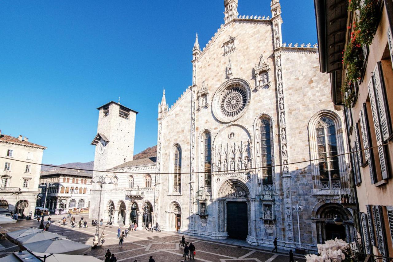 La Finestra Sul Duomo - The House Of Travelers Apartment Como Luaran gambar