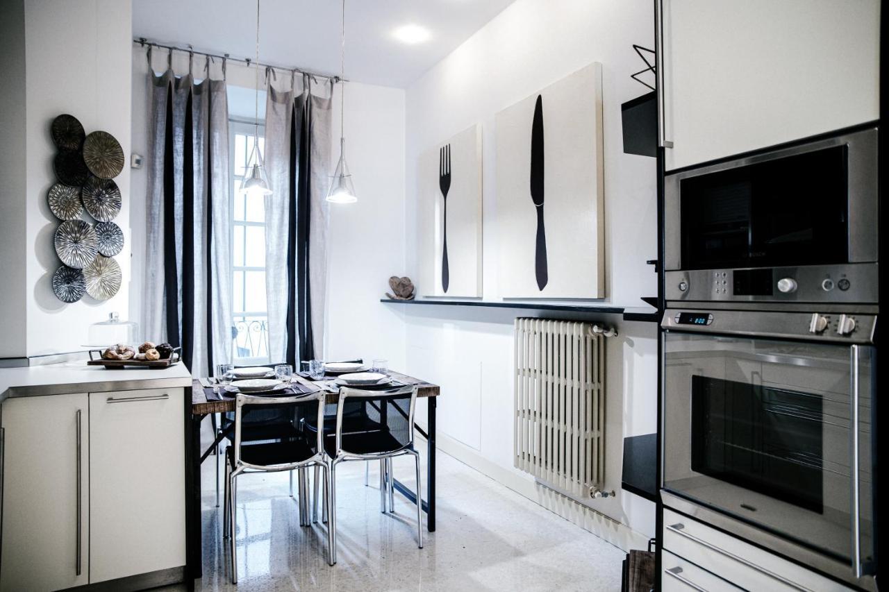 La Finestra Sul Duomo - The House Of Travelers Apartment Como Luaran gambar