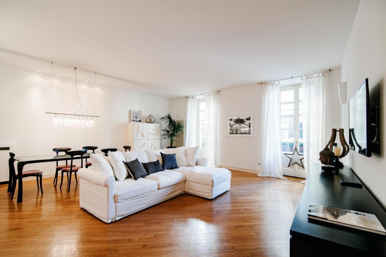 La Finestra Sul Duomo - The House Of Travelers Apartment Como Luaran gambar