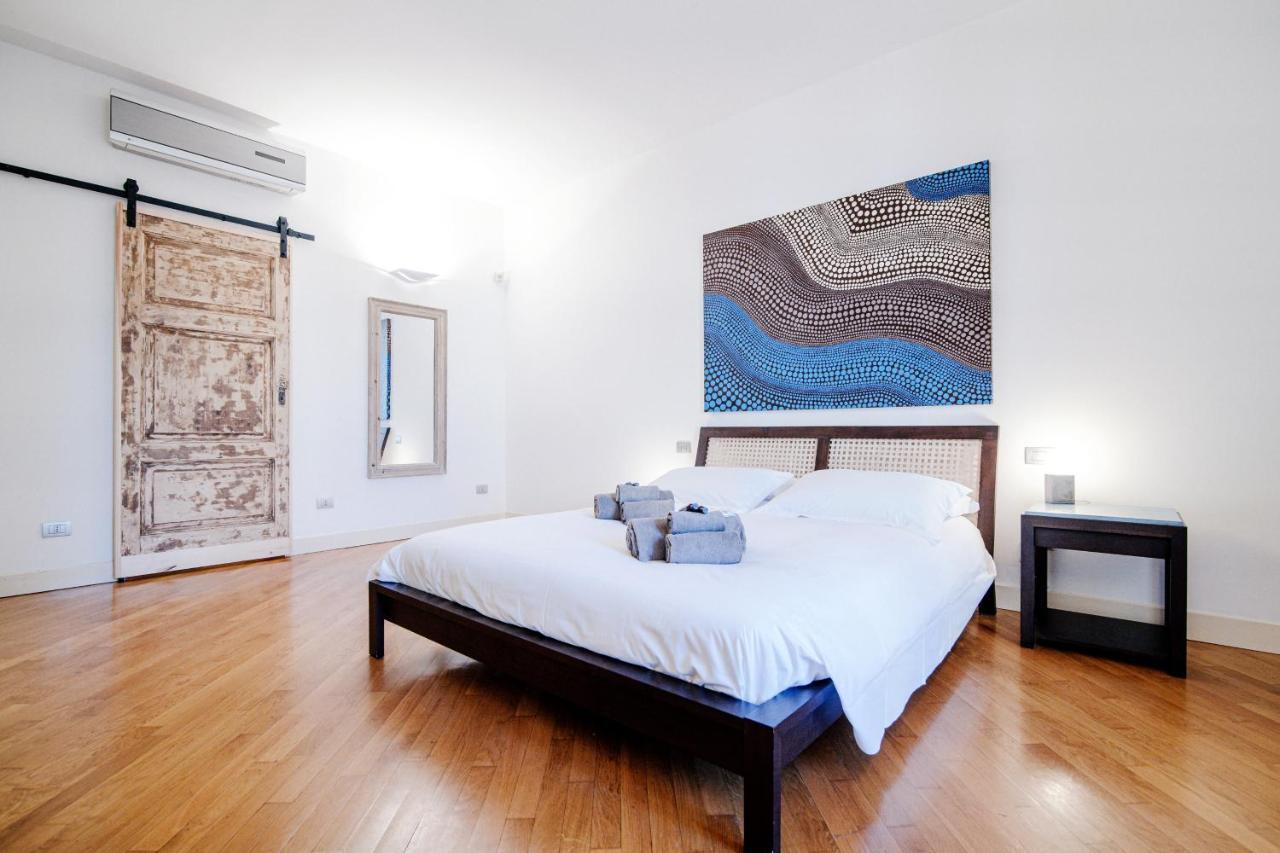 La Finestra Sul Duomo - The House Of Travelers Apartment Como Luaran gambar